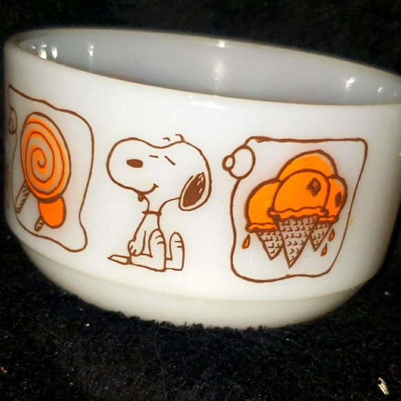 Peanuts snoopy bowl
